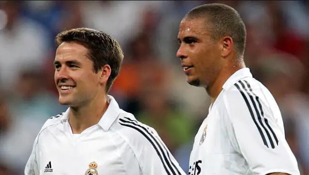 球迷们纷纷 球迷们纷纷