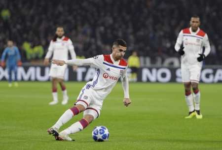 抓籃板時遭 抓籃板時遭